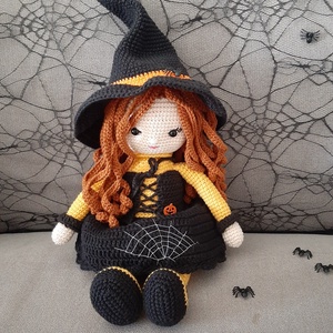 A boszorkány,aki nem ijeszt,hanem elvarázsol. - otthon & életmód - dekoráció - halloween - halloweeni figurák - Meska.hu