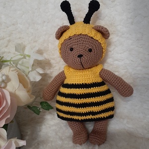 Kismaci méhecskés ruhában - játék & sport - plüssállat & játékfigura - maci - Meska.hu