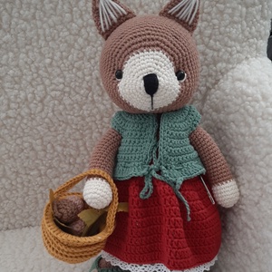 Mókus kiskosárral - játék & sport - plüssállat & játékfigura - más figura - Meska.hu