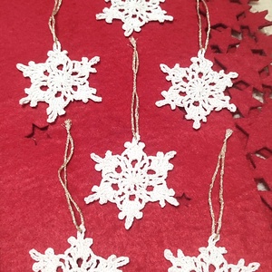 AKCIÓ!!! Horgolt hópelyhek - karácsony - karácsonyi lakásdekoráció - karácsonyfadíszek - Meska.hu