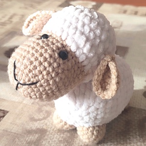 AKCIÓ!!! Horgolt bárány, Játék & Sport, Plüssállat & Játékfigura, Plüss bárány, Horgolás, MESKA