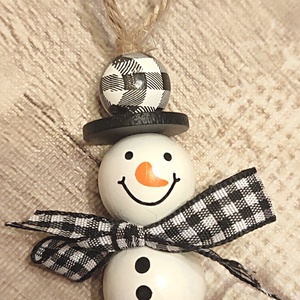 Hóember dísz, Karácsony, Karácsonyi lakásdekoráció, Karácsonyfadíszek, Gyöngyfűzés, gyöngyhímzés, Mindenmás, MESKA