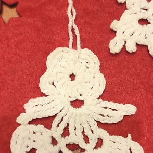 Horgolt karácsonyi díszek  - karácsony - karácsonyi lakásdekoráció - karácsonyfadíszek - Meska.hu