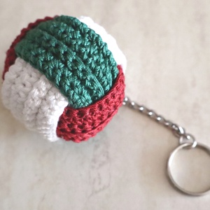 Horgolt labda kulcstartó  - játék & sport - sport és kikapcsolódás - labdajátékok - Meska.hu