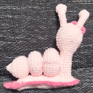 Horgolt csigusz  - játék & sport - plüssállat & játékfigura - csiga - Meska.hu