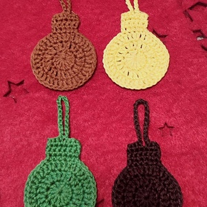 Horgolt díszek  - karácsony - karácsonyi lakásdekoráció - karácsonyfadíszek - Meska.hu