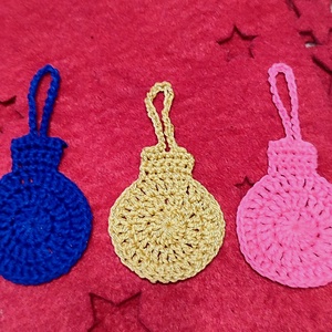 Horgolt díszek  - karácsony - karácsonyi lakásdekoráció - karácsonyfadíszek - Meska.hu