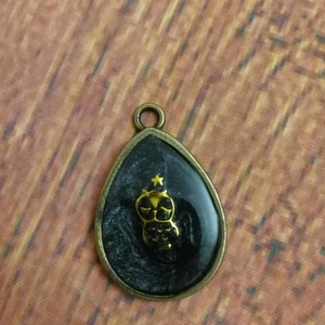 Műgyanta kézműves medál, Ékszer, Nyaklánc, Medál, Ékszerkészítés, MESKA