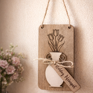 Nőnapi akasztós dísz, Otthon & Életmód, Virágdekoráció, Virágdíszek, Lézervágott virágdíszek, Gravírozás, pirográfia, Famegmunkálás, MESKA