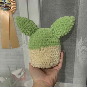 Horgolt Baby Yoda (világos) - játék & sport - plüssállat & játékfigura - plüss mesefigurák - Meska.hu