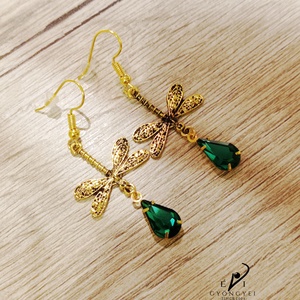 Emerald szitakötő fülbevaló - ékszer - fülbevaló - lógó fülbevaló - Meska.hu