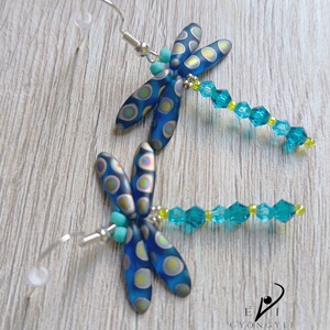 Szitakötő pettyekkel fülbevaló - ékszer - fülbevaló - lógó fülbevaló - Meska.hu