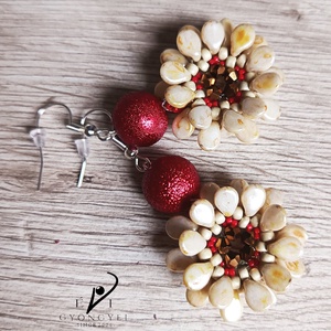 Bordó és elefántcsont színű virág fülbevaló - ékszer - fülbevaló - lógós kerek fülbevaló - Meska.hu Bordó és elefántcsont színű virág fülbevaló - ékszer - fülbevaló - lógós kerek fülbevaló - Meska.hu