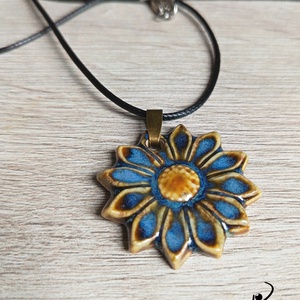 Búzavirág porcelánmedál  - ékszer - nyaklánc - medálos nyaklánc - Meska.hu