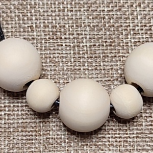 Fagyöngyös nyakláncok , Ékszer, Nyaklánc, Bogyós nyaklánc, Ékszerkészítés, Gyöngyfűzés, gyöngyhímzés, MESKA