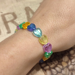 Szívecskés karkötő  - ékszer - karkötő - gyöngyös karkötő - Meska.hu