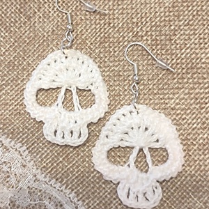 Horgolt koponya fülbevaló , Ékszer, Fülbevaló, Fülékszer, Ékszerkészítés, Horgolás, MESKA