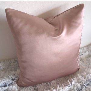 Világosrózsaszín selyem díszpárna 30x30cm, elegáns lakásdekor, mályva rózsaszín, huzta + belső - otthon & lakás - lakástextil - párna & párnahuzat - Meska.hu