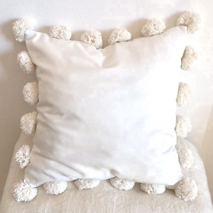 Elegánsan bohém hippi stílusú dekorpárna 45x45cm, Óriás pompomos marokkói stílusú, bohém díszpárnahuzat , Otthon & Életmód, Lakástextil, Párna & Párnahuzat, Varrás, Festészet, MESKA