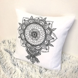 Színezhető mandalás virágos dekorpárna, Kifestős párna, Mandala, Ajándék születésnapra, karácsonyra, huzat+belső párna - otthon & életmód - babaszoba, gyerekszoba - gyerek díszpárna - Meska.hu