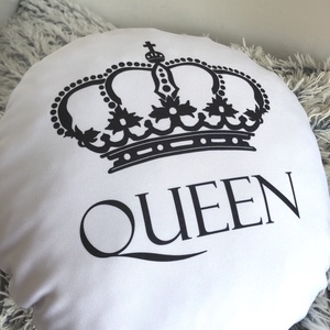 Queen grafikás körpárna, csajos szoba díszpárna, dekorparna - otthon & életmód - lakástextil - párna & párnahuzat - Meska.hu