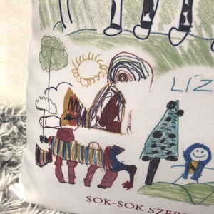 Ovis ballagásra egyedi gyerekrajzos párna, Óvónéniknek ajándék díszpárna emlékbe saját rajzzal nyomtatva, huzat+belső - otthon & életmód - babaszoba, gyerekszoba - gyerek díszpárna - Meska.hu