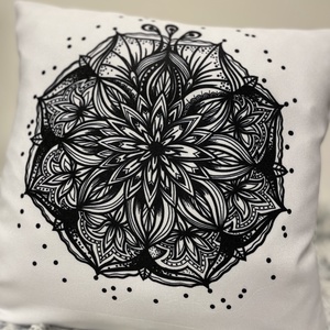 Mandalás színezhető díszpárna, mandala grafikával, párnahuzat + belső párna - otthon & életmód - lakástextil - párna & párnahuzat - díszpárna (belsővel együtt) - Meska.hu