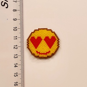 Szivecske szemű smiley hűtőmágnes - otthon & életmód - konyhafelszerelés, tálalás - konyhai dekoráció - hűtőmágnes - Meska.hu