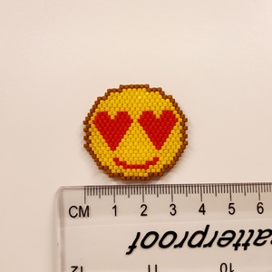 Szivecske szemű smiley hűtőmágnes - otthon & életmód - konyhafelszerelés, tálalás - konyhai dekoráció - hűtőmágnes - Meska.hu