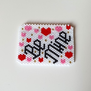 Be Mine valentin-napi hűtőmágnes, Otthon & Életmód, Konyhafelszerelés, tálalás, Konyhai dekoráció, Hűtőmágnes, Gyöngyfűzés, gyöngyhímzés, MESKA