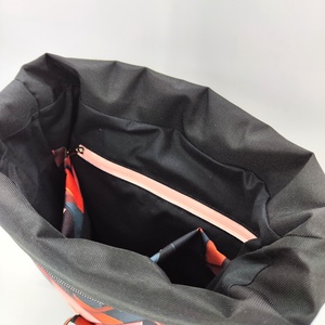 Roll top hátizsák L méret, fekete rózsaszín geometriai minta - táska & tok - hátizsák - roll top hátizsák - Meska.hu