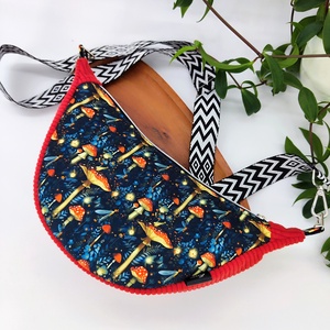 Moon crossbody, gomba-piros minta, Táska & Tok, Kézitáska & válltáska, Vállon átvethető táska, Varrás, MESKA