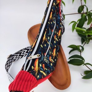 Moon crossbody, gomba-piros minta - táska & tok - kézitáska & válltáska - vállon átvethető táska - Meska.hu