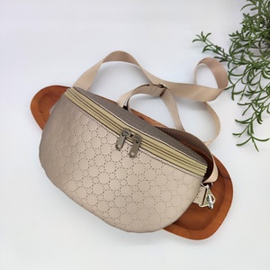 Mia crossbody, bézs textilbőr övtáska, Táska & Tok, Övtáska, Varrás, MESKA