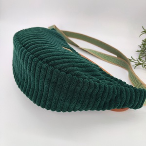 Moon crossbody, smaragdzöld  - táska & tok - kézitáska & válltáska - vállon átvethető táska - Meska.hu