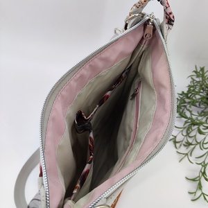 Lady oldaltáska S, virágos ezüst textilbőrrel - táska & tok - kézitáska & válltáska - válltáska - Meska.hu