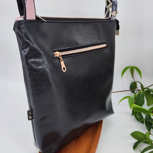 Lady oldaltáska S,  rózsaszín szürke háromszögek fekete textilbőrrel - táska & tok - kézitáska & válltáska - válltáska - Meska.hu