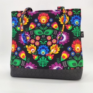 Zora válltáska fekete, népi motívumos virágok - Meska.hu