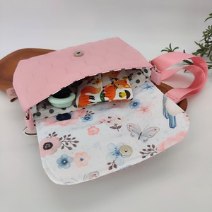 Kislány oldaltáska rózsaszín madárka mintás - táska & tok - kézitáska & válltáska - vállon átvethető táska - Meska.hu