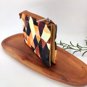 Ikerneszi - Kisebb - Cipzáros tároló - barna árnyalatos háromszög minta - táska & tok - neszesszer - Meska.hu