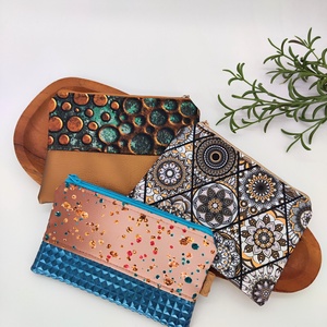 Mini cipzáros tároló - petrolkék gyöngyös, barna mozaik, bronz buborék minta, Táska & Tok, Neszesszer, Varrás, MESKA