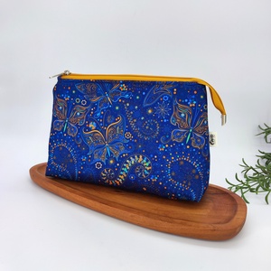 Kalandor cipzáras tároló utazó neszesszer,kék alapon pillangók, Táska & Tok, Neszesszer, Varrás, MESKA