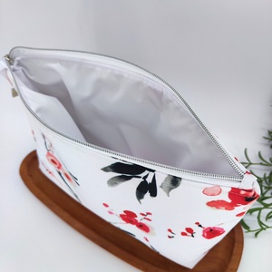 Kalandor cipzáras tároló utazó neszesszer XL méret, fehér alapon cseresznyevirág - táska & tok - neszesszer - Meska.hu