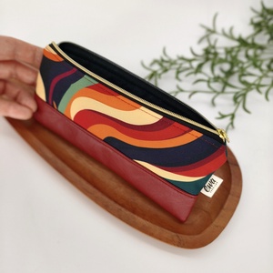 Mini cipzáros tároló - Retro hullámok, bordó textilbőr - táska & tok - neszesszer - Meska.hu