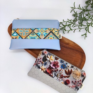 Mini cipzáros tároló - Virágos szürke alappal, Csempeminta jégkék alappal, Táska & Tok, Neszesszer, Varrás, MESKA