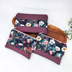 Mini cipzáros tároló Lila/ padlizsán szín- Középen virágos minta, Virágos minta szélesebb, Virágos minta kisebb, Táska & Tok, Neszesszer, Varrás, MESKA