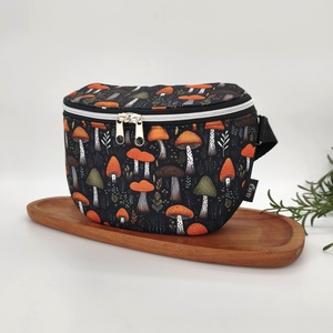 Emily crossbody Mini méret gombák fekete alapon, Táska & Tok, Kézitáska & válltáska, Vállon átvethető táska, Varrás, MESKA