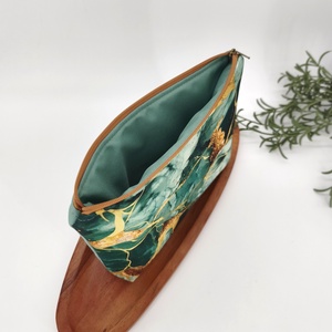 Neszesszer, piperetáska, közepes méretű cipzáros tároló Zöld márványminta - táska & tok - neszesszer - Meska.hu