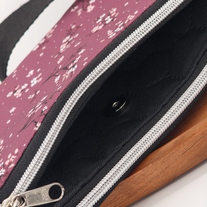 Ikertáska - dupla rekesszel, mályva alapon virágok, fekete alap - táska & tok - kézitáska & válltáska - vállon átvethető táska - Meska.hu