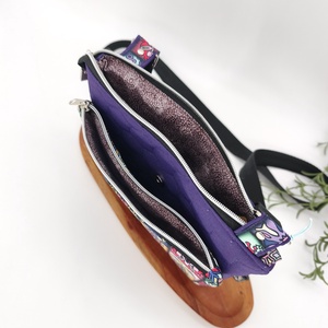 Ikertáska, lila válltáska - dupla rekesszel, lila alapon mozaik minta  - táska & tok - kézitáska & válltáska - vállon átvethető táska - Meska.hu